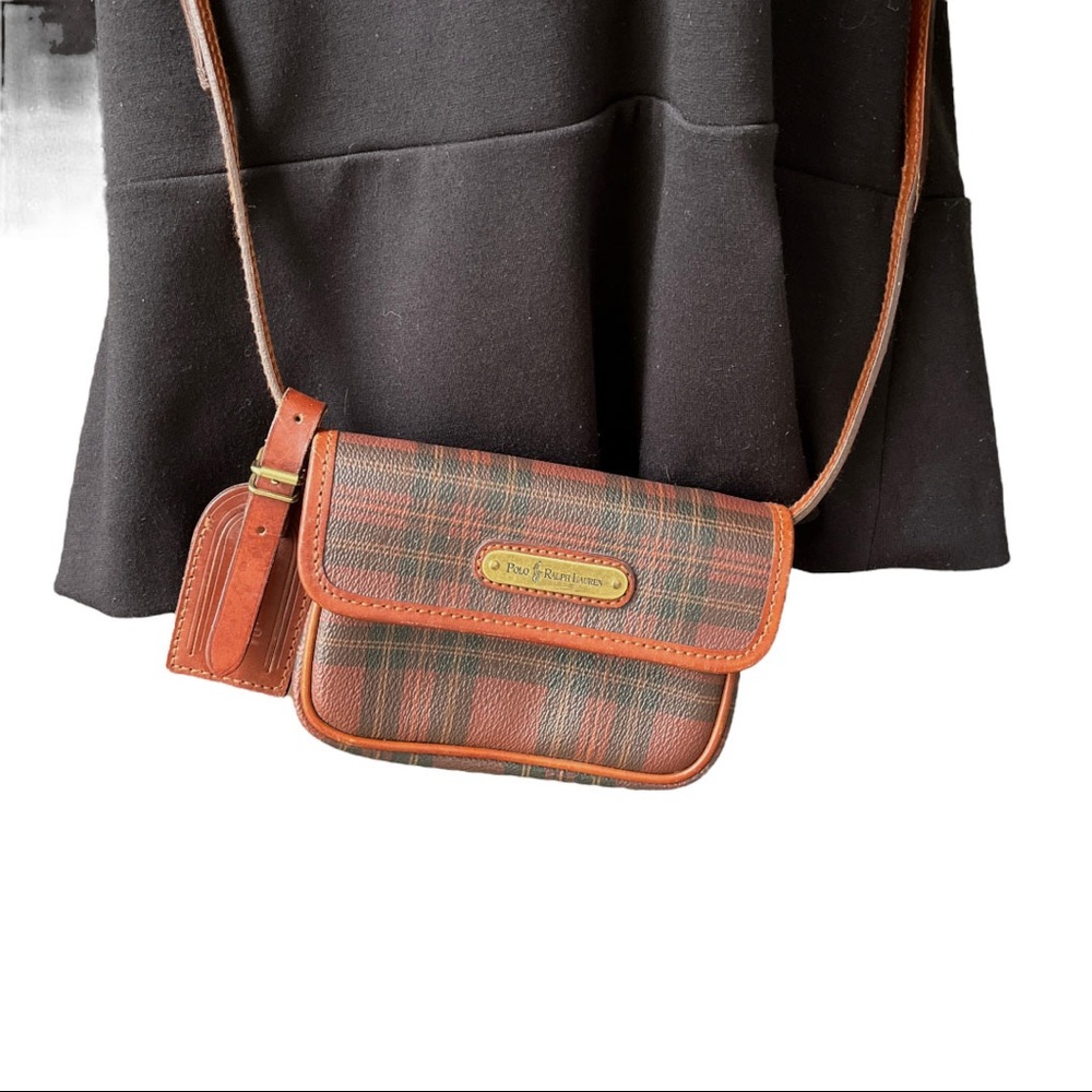 Polo Ralph Lauren
BOUTIQUE
Authentic Plaid purse crossover bag